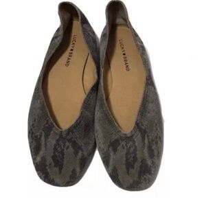 Lucky Brand snakeprint leather flats. Size 8.